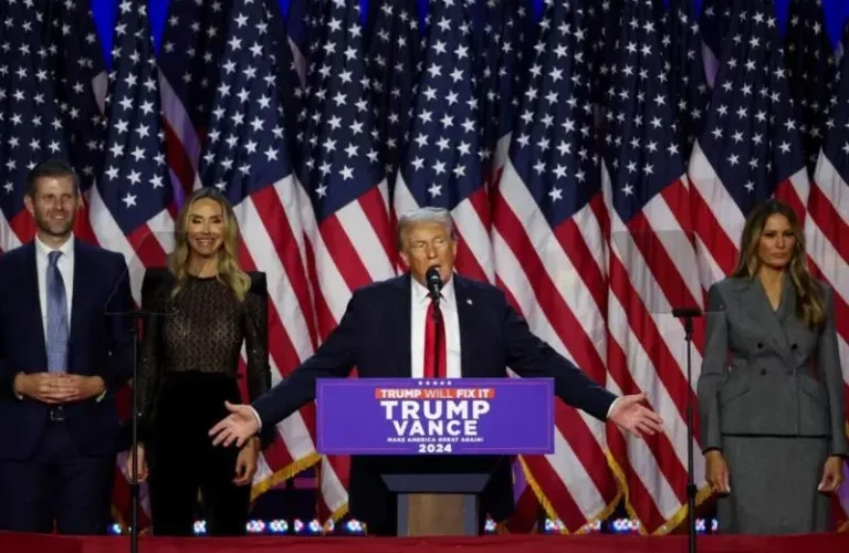 डोनाल्ड ट्रम्प अमेरिकाको राष्ट्रपतिमा निर्वाचित