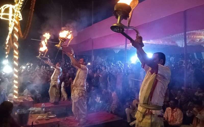 झापा बिर्तामोडको बिराटपोखरीमा माहाशिवरात्रिको आराधनासहित गंगा आरती