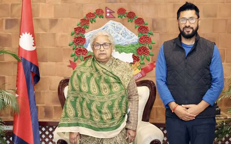 प्रधानमन्त्री कार्की र रास्वपा सभापति लामिछानेबीच भेटवार्ता