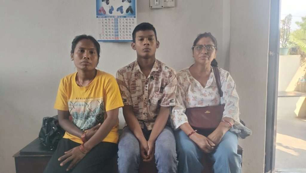 हराएका बालक रोहन थारुको सुरक्षित उद्धार, भारतबाट नेपाल ल्याई परिवारसँग पुनर्मिलन