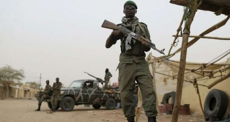 मालीमा विद्रोहीको भीषण हमला: आत्मघाती ट्रक बम विस्फोटमा रक्षामन्त्रीको मृत्यु