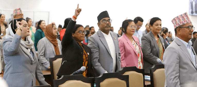 प्रधानमन्त्रीको राजीनामा माग्दै संसद् बैठक अवरुद्ध