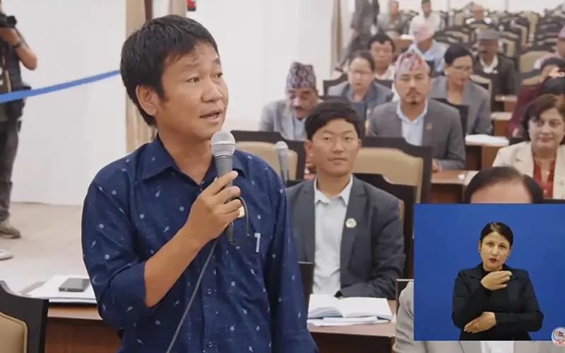सभामुखलाई साम्पाङले भने- कि प्रधानमन्त्रीलाई संसदमा ल्याउनुस्, कि मलाई निकाल्नुस्